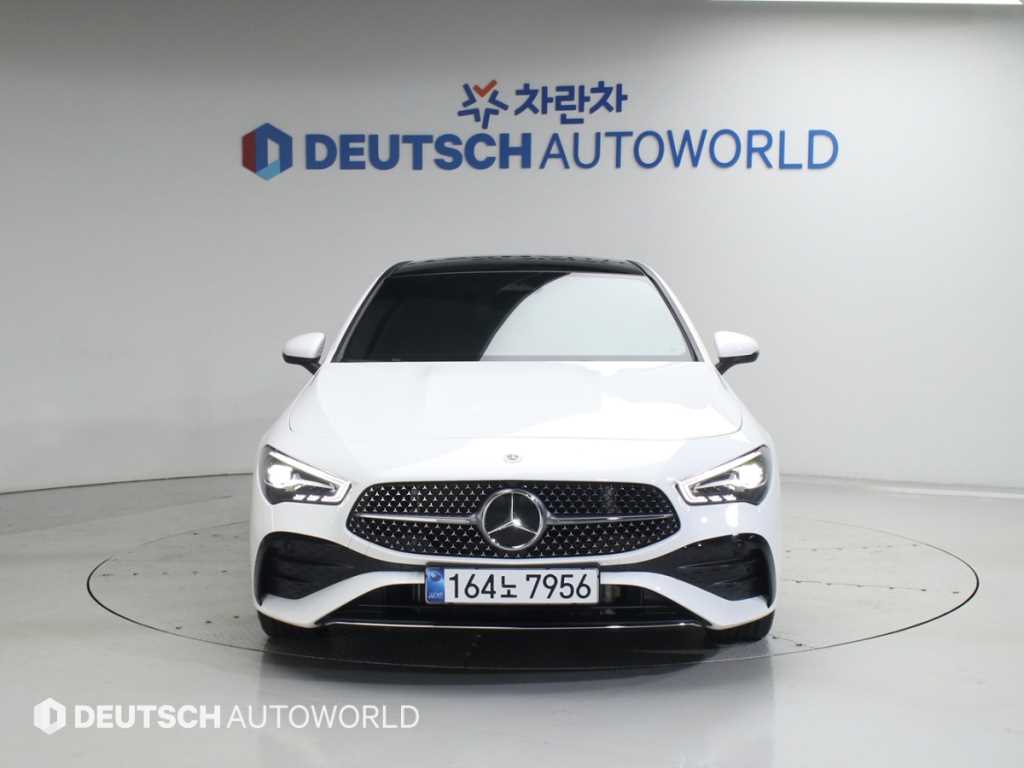 Mercedes-Benz GLA-Class GLA250 4MATIC AMG LINE 4