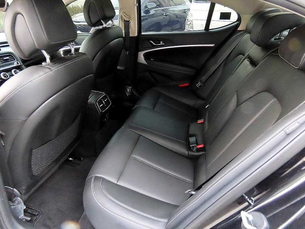 Genesis G70 Gasoline 3.3T 4WD Base Type 7