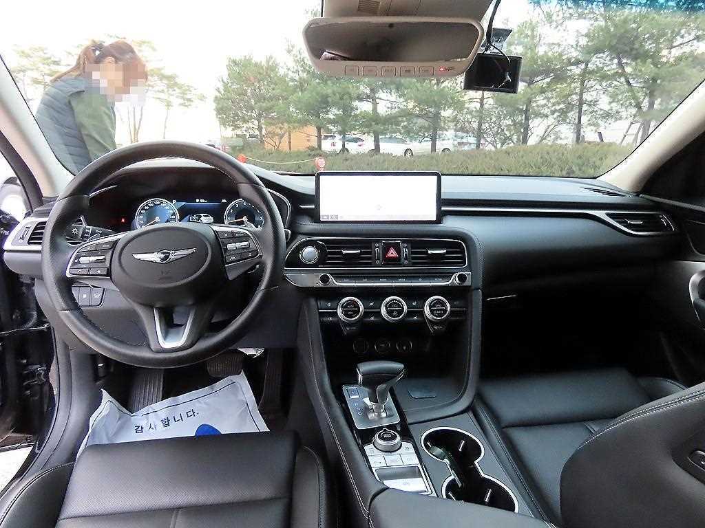 Genesis G70 Gasoline 3.3T 4WD Base Type 8