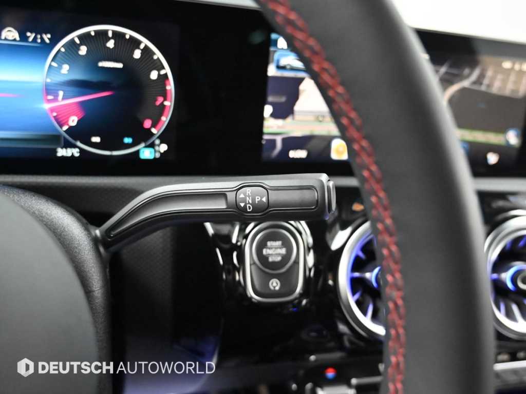 Mercedes-Benz GLA-Class GLA250 4MATIC AMG LINE 10