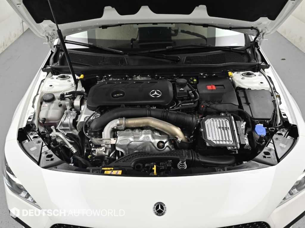 Mercedes-Benz GLA-Class GLA250 4MATIC AMG LINE 7