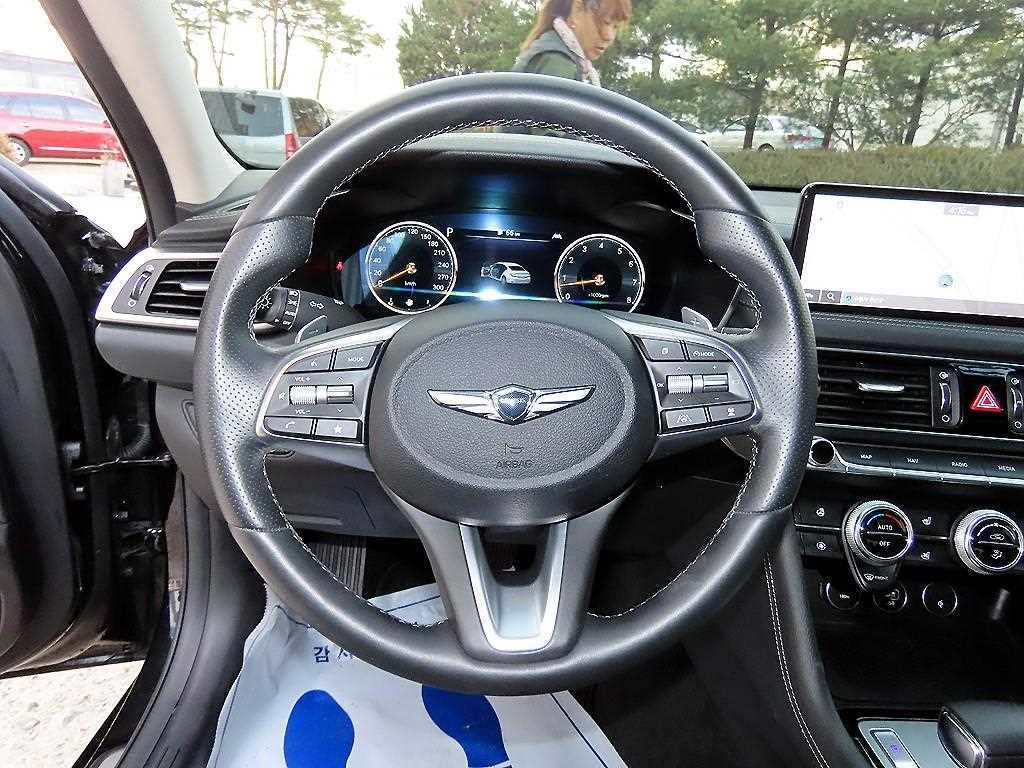 Genesis G70 Gasoline 3.3T 4WD Base Type 9