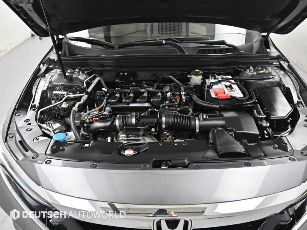Honda Accord 1.5 Turbo 7