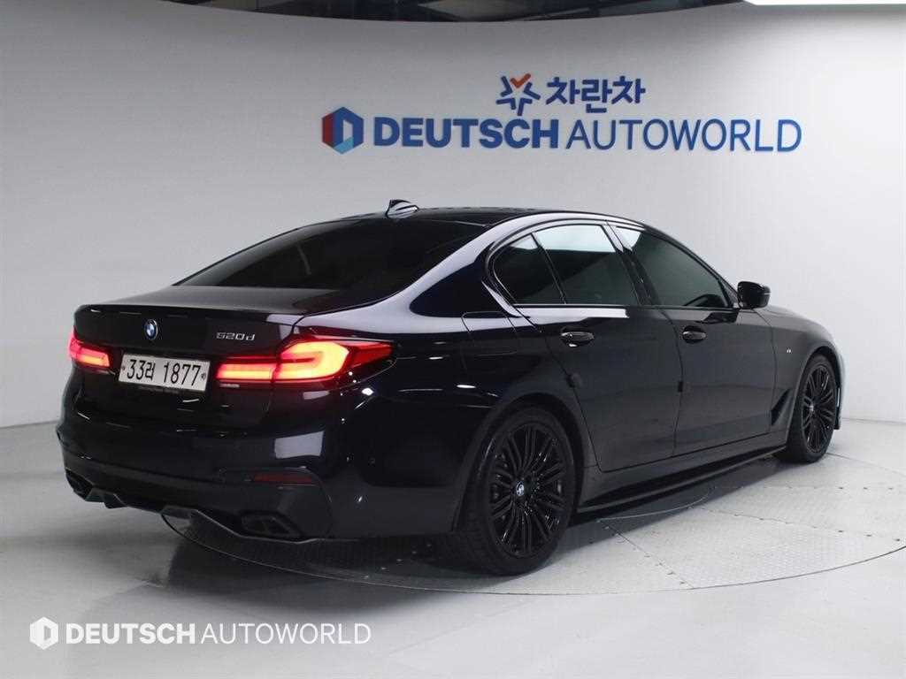 BMW 5시리즈 520d M 스포츠 플러스 사진 2/20