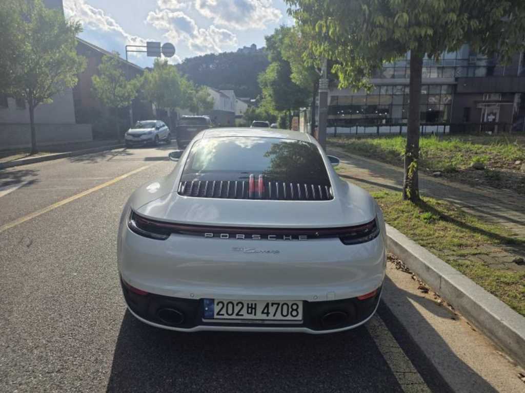 Porsche Carrera 4