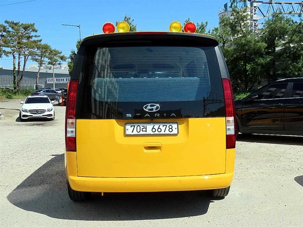 Hyundai Staria 2WD LPG — фото 4