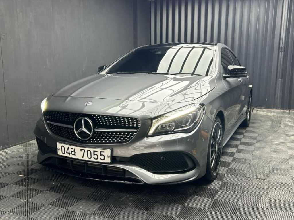 Mercedes-Benz CLA-Class CLA250 4MATIC AMG LINE