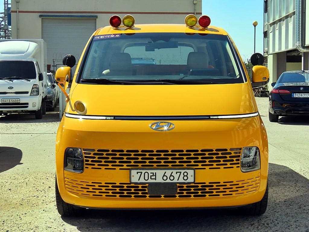 Hyundai Staria 2WD LPG