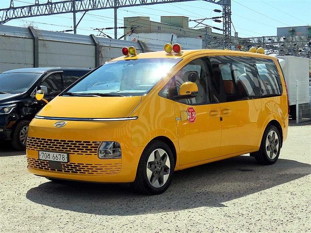 Hyundai Staria 2WD LPG — фото 2