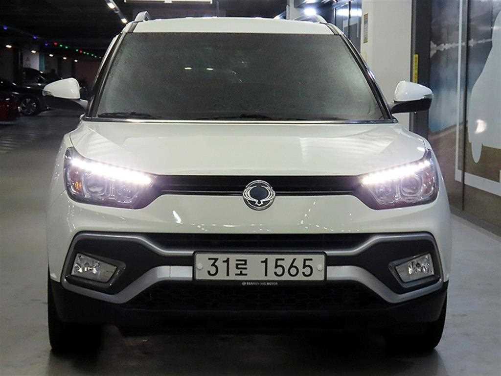 KGM 티볼리 2WD 디젤 1.6 IX 사진 2/19