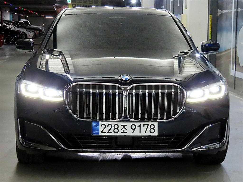 BMW 7시리즈 740d xDrive 디자인 퓨어 엑설런스 사진 2/20