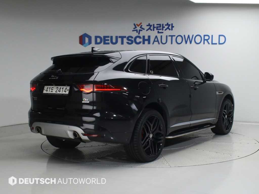 재규어 F-PACE 30d S 사진 2/20