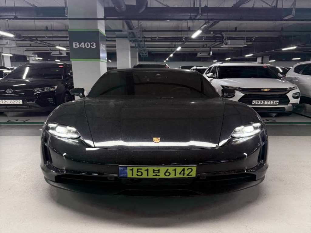 Porsche Taycan 4S