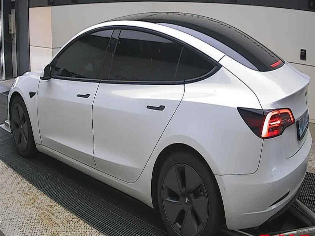 Tesla Model 3 Long Range
