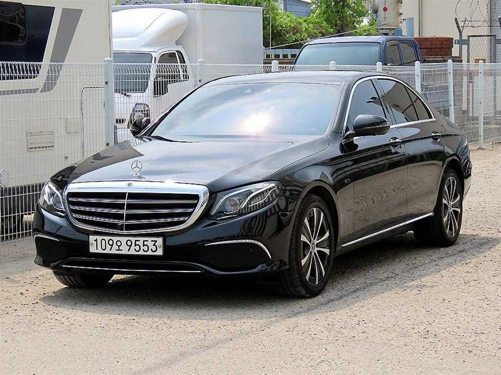 벤츠 E 클래스 E300e 익스클루시브 사진 2/20