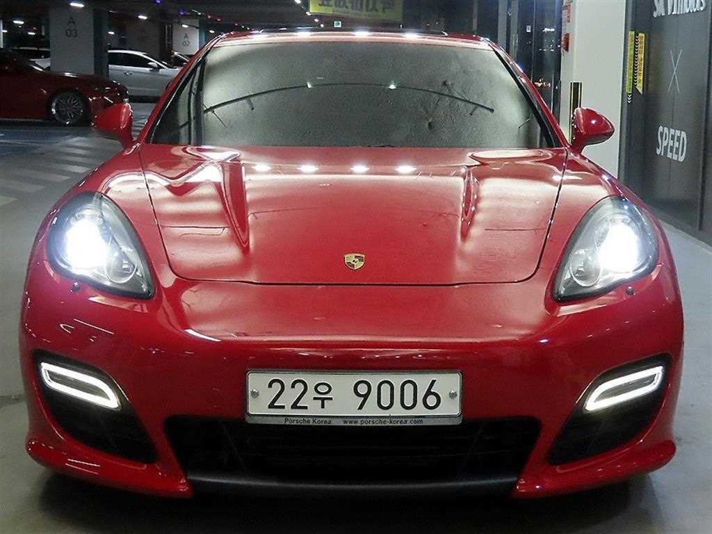 포르쉐 파나메라 4.8 GTS 사진 2/20