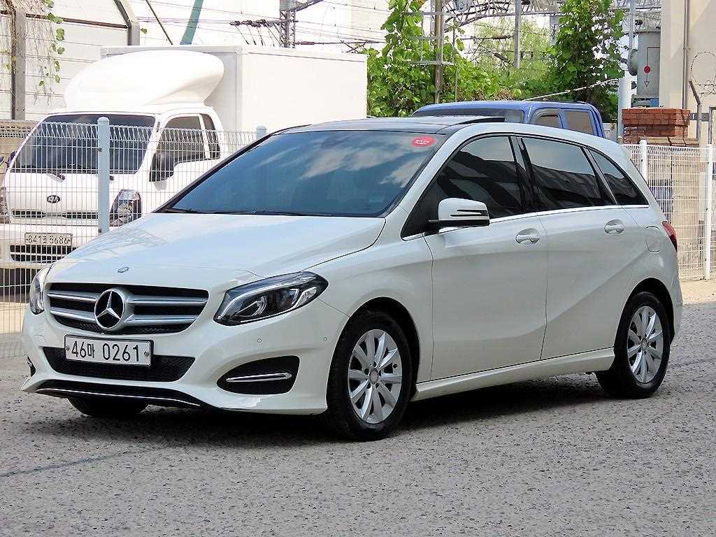 벤츠 B 클래스 (MY B) B200 d 사진 2/20