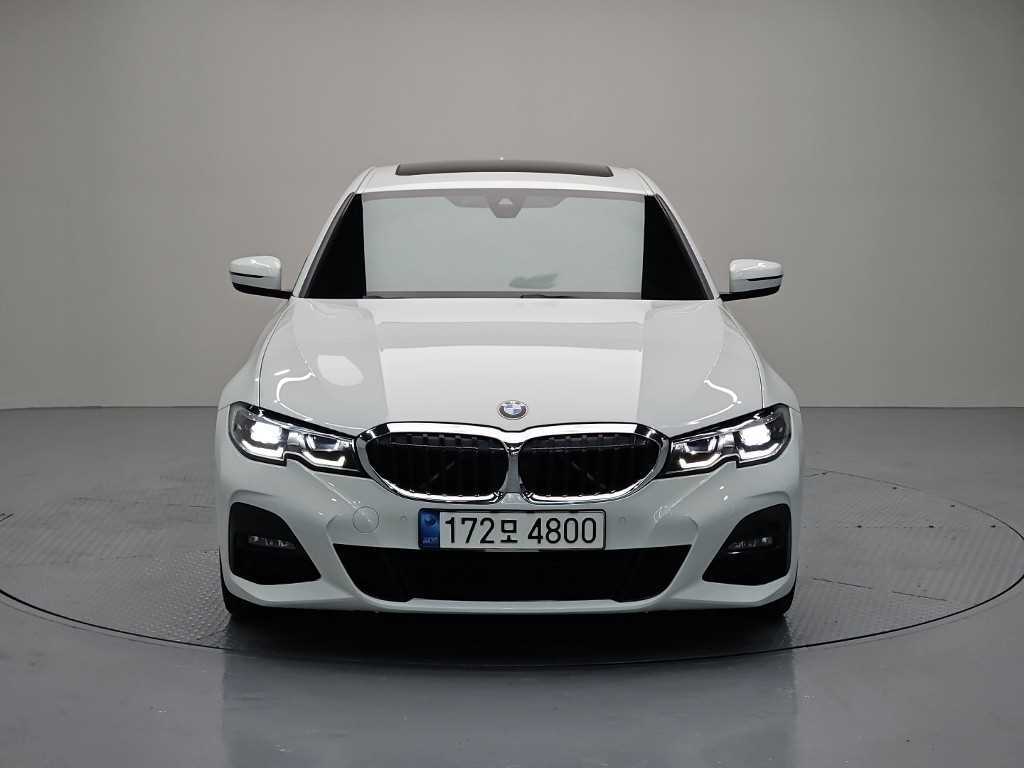 BMW 3시리즈 320i M 스포츠 사진 2/18