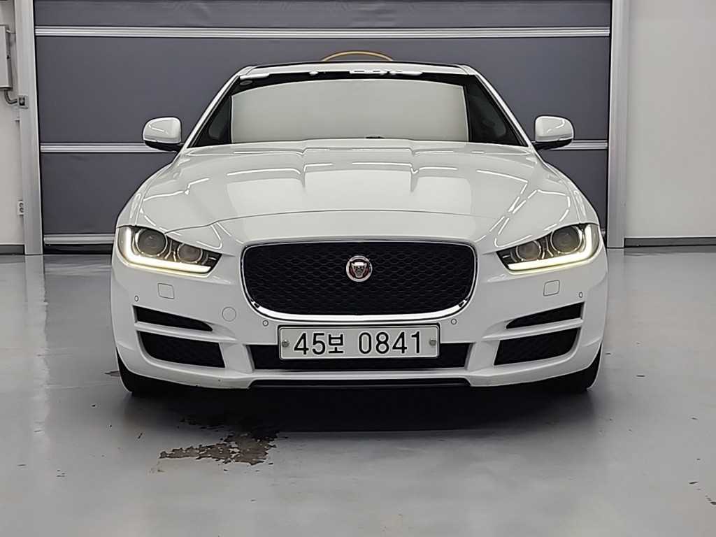 XE 2.0D 포트폴리오 2016년식