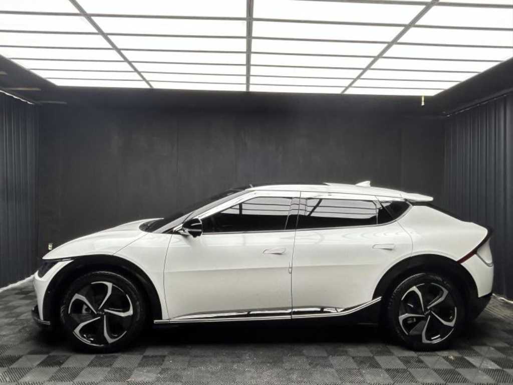 기아 EV6 롱레인지 어스 사진 2/20