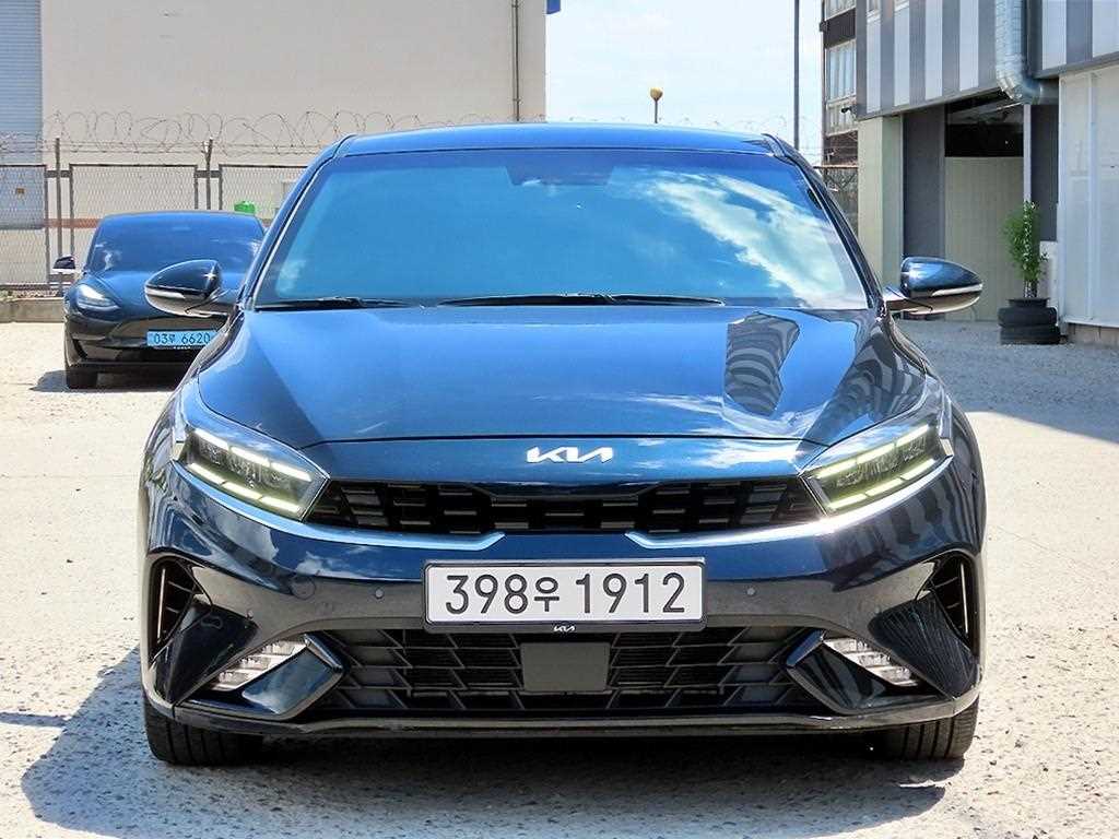 더뉴 K3 2세대 1.6 가솔린 시그니처 2022년식