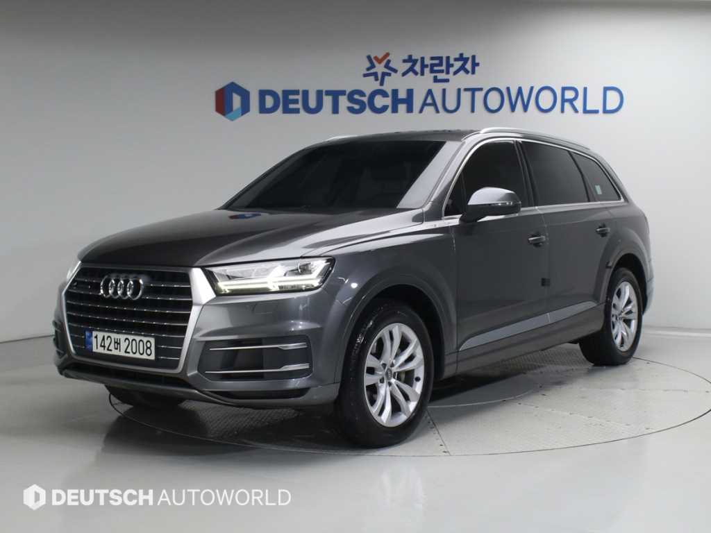 아우디 Q7 45 TFSI 콰트로 사진