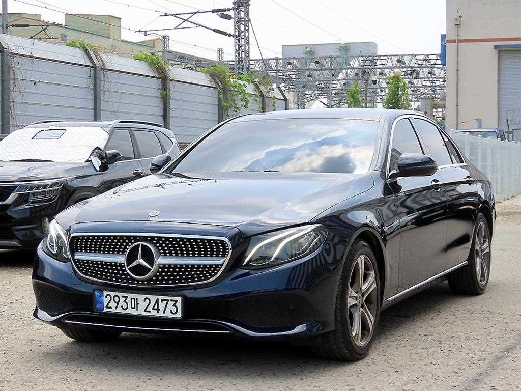 벤츠 E 클래스 E300 아방가르드 사진 2/20