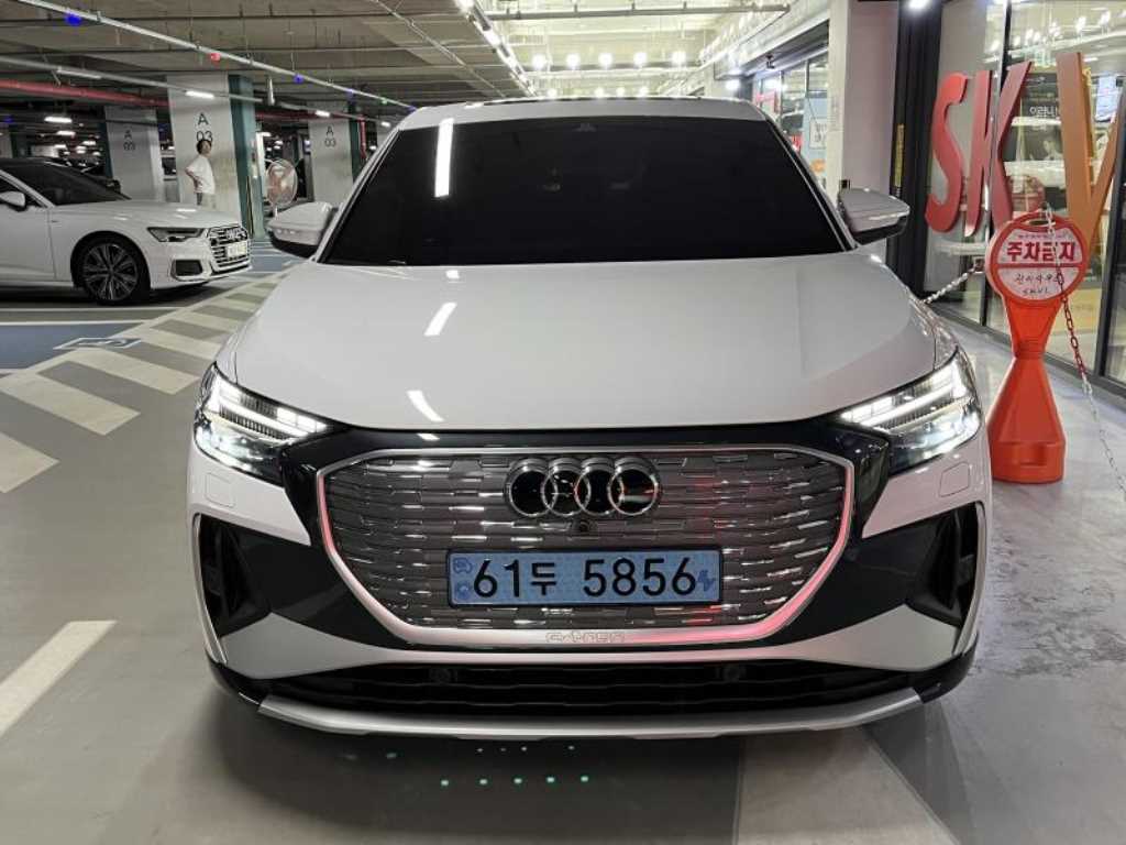아우디 Q4 40 스포트백 프리미엄 사진 2/20