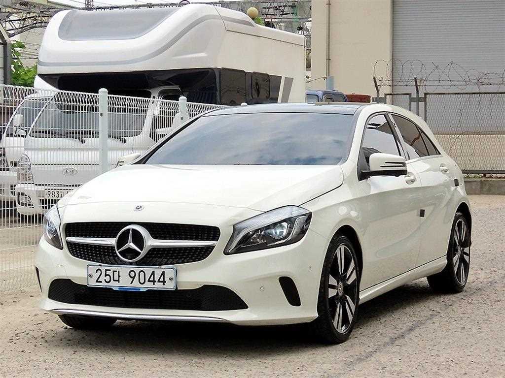 벤츠 A 클래스 A200 사진 2/20
