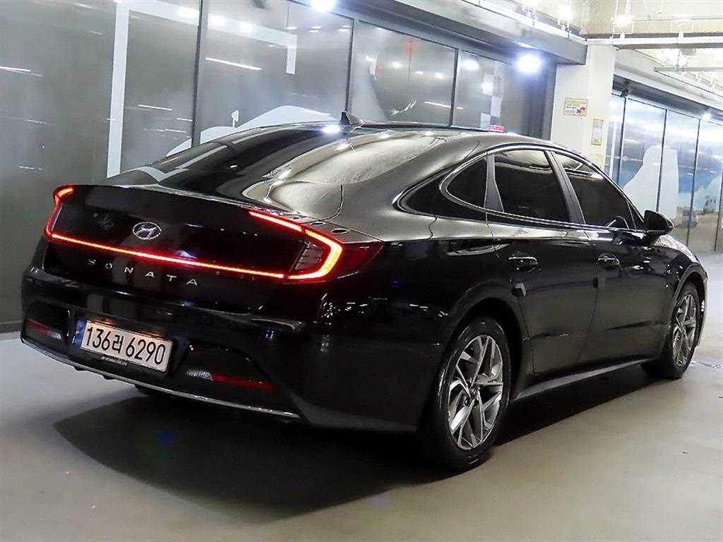HYUNDAI Sonata - Vista 4