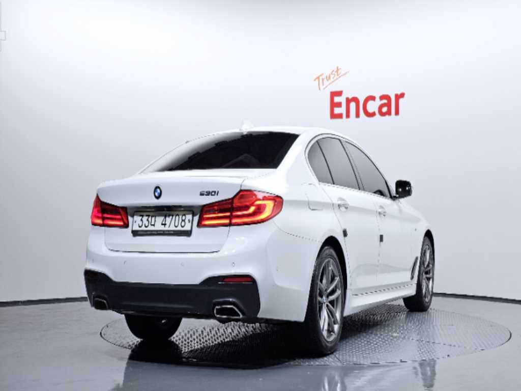 BMW 5시리즈 530i M 스포츠 사진 2/20