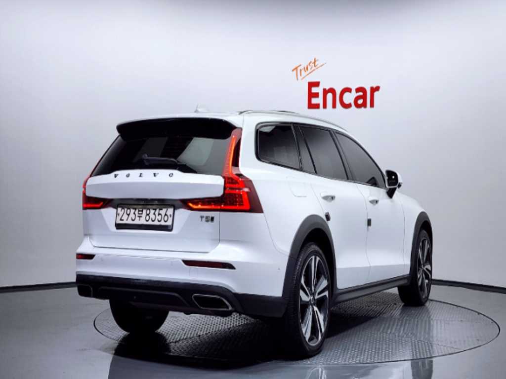 볼보 V60 2.0 T5 프로 AWD 사진 2/20