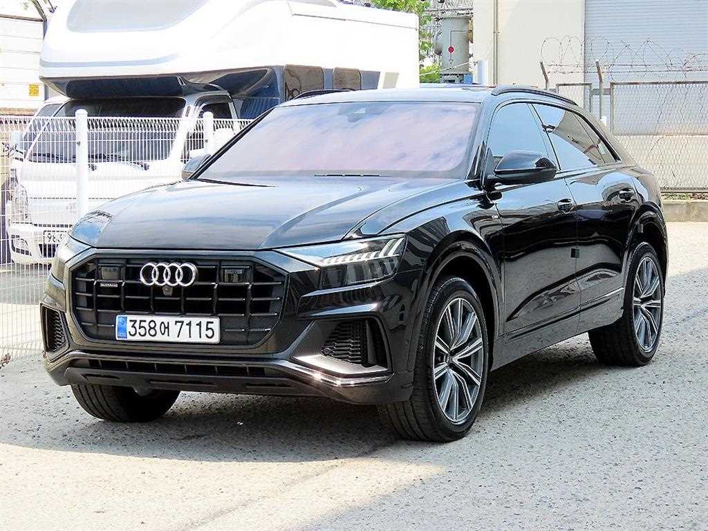 아우디 Q8 55 TFSI 콰트로 프리미엄 사진 2/20