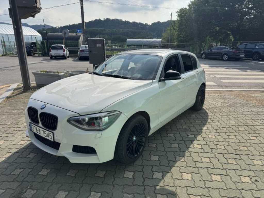 BMW 1시리즈 118d 스포츠 사진 2/20