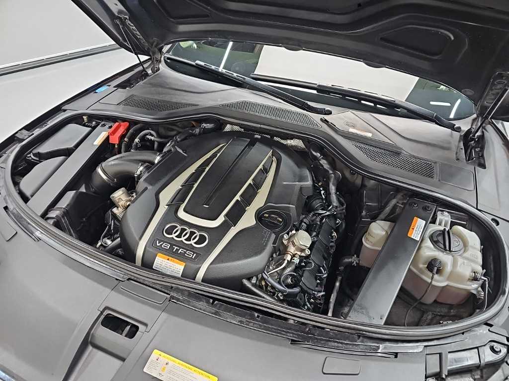 Audi A8 - Vista 5