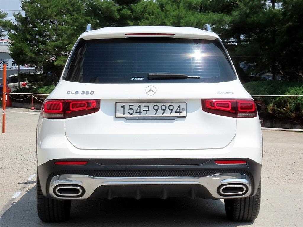 Mercedes Benz GLB Class - Vista 4