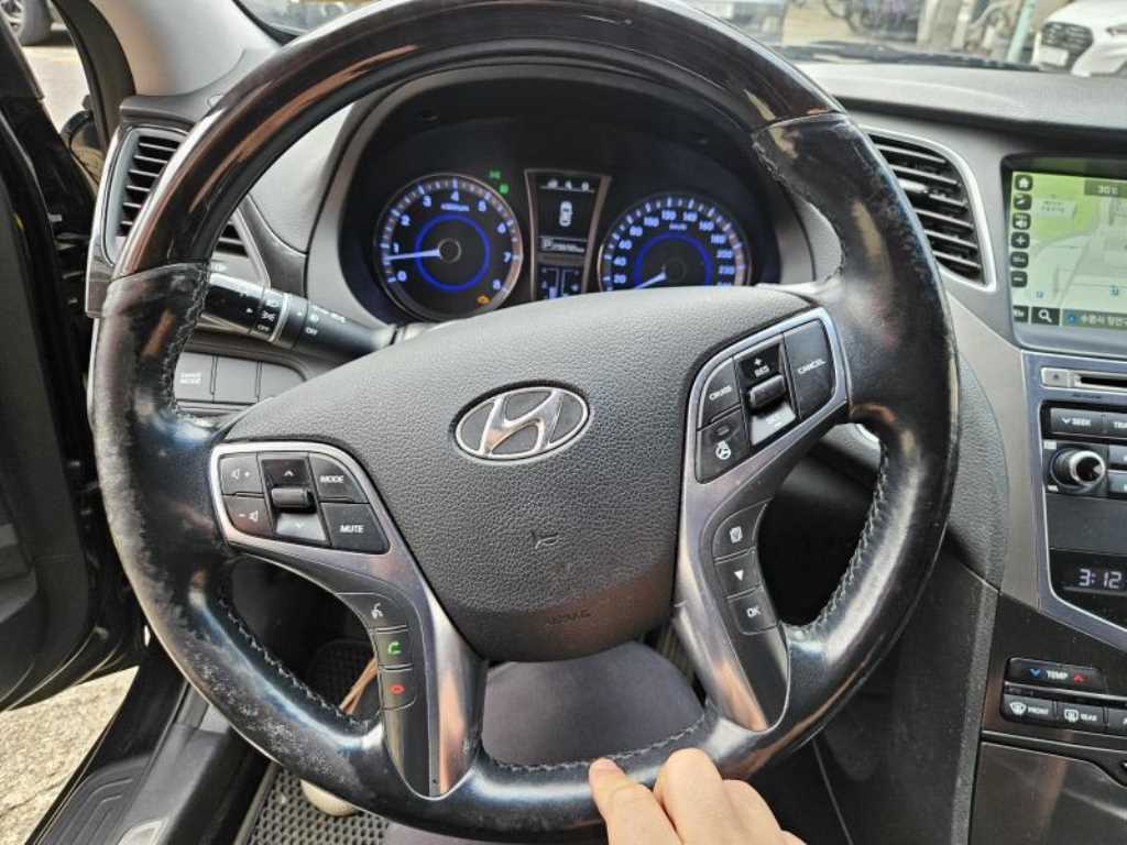 HYUNDAI Grandeur - Vista 5