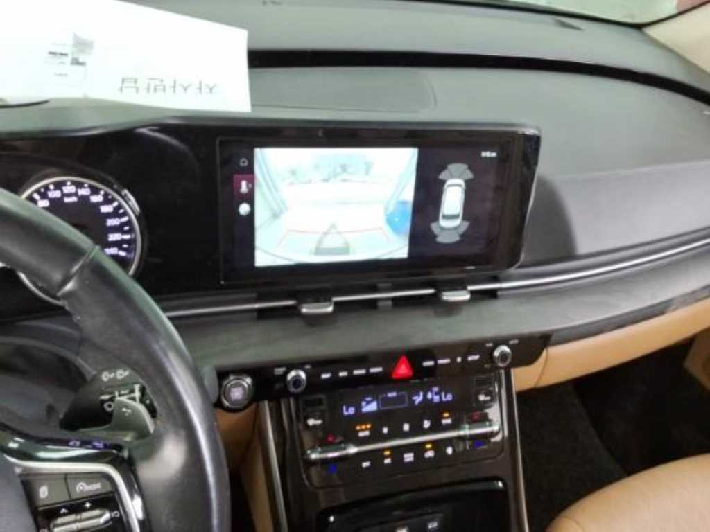 KIA Carnival - Vista 5