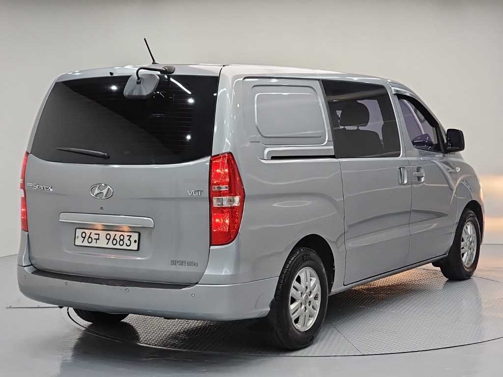 HYUNDAI Starex - Vista 4