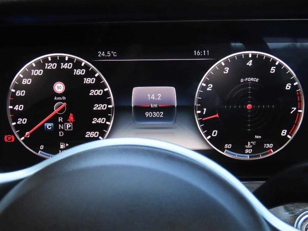 Mercedes Benz E class - Vista 5