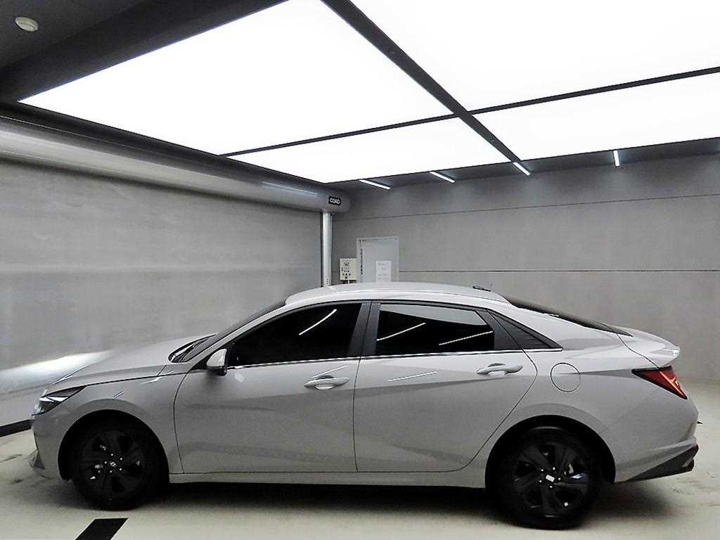 HYUNDAI Avante - Vista 4