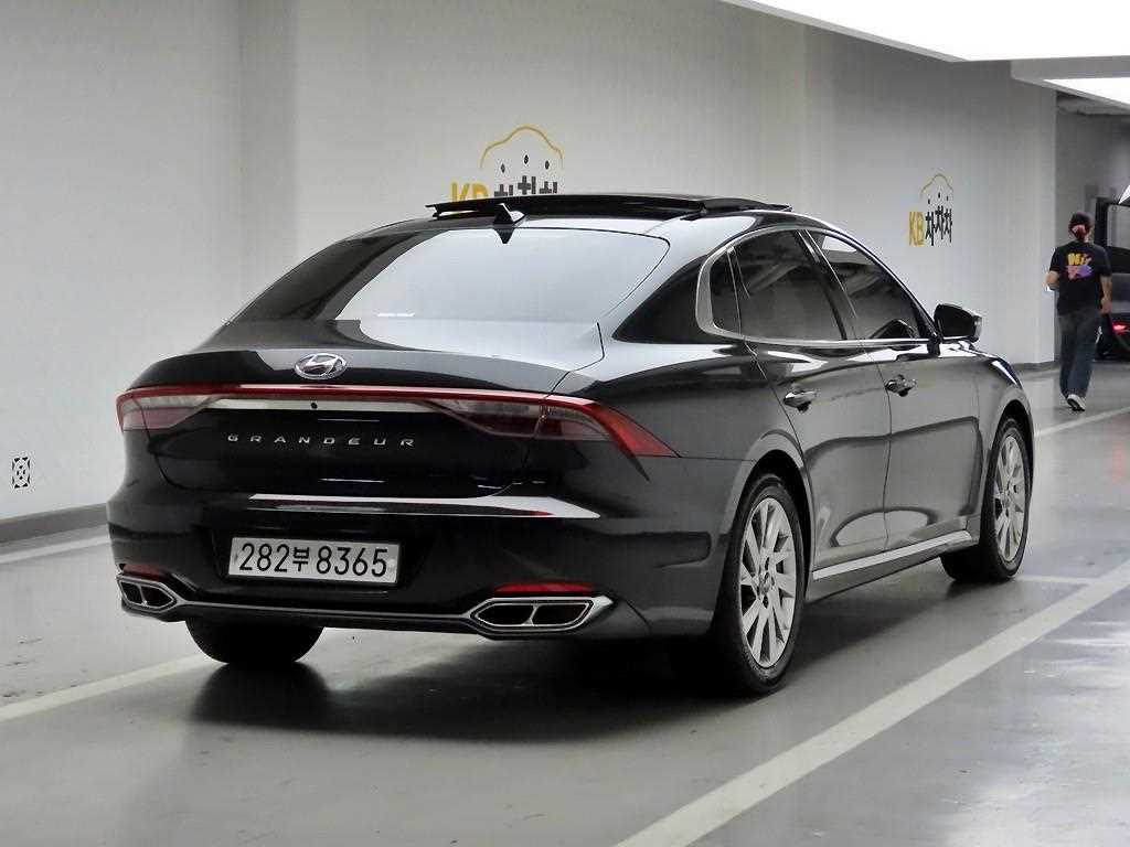 HYUNDAI Grandeur - Vista 4
