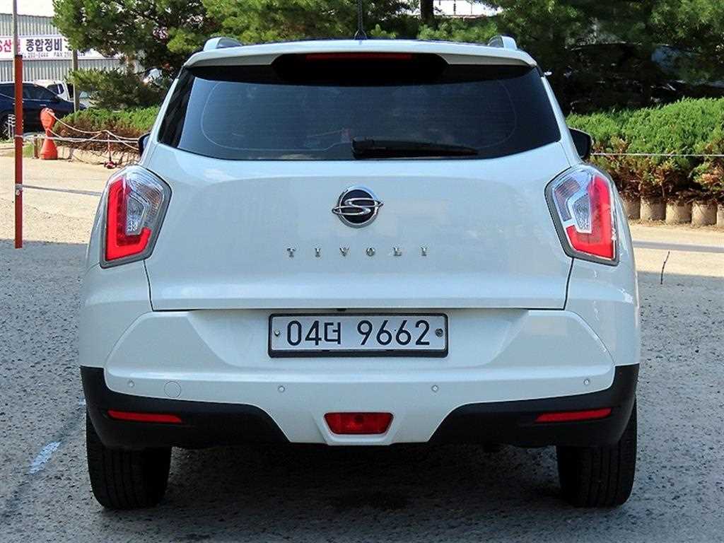 Ssangyong Tivoli - Vista 4