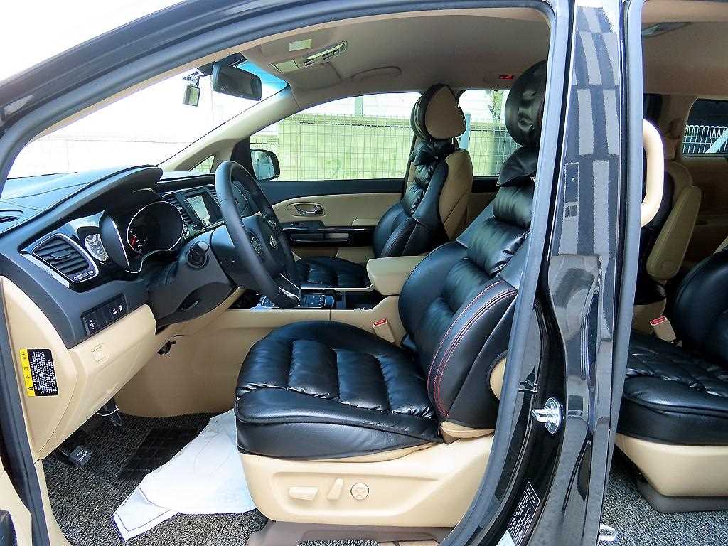 KIA Carnival - Vista 5