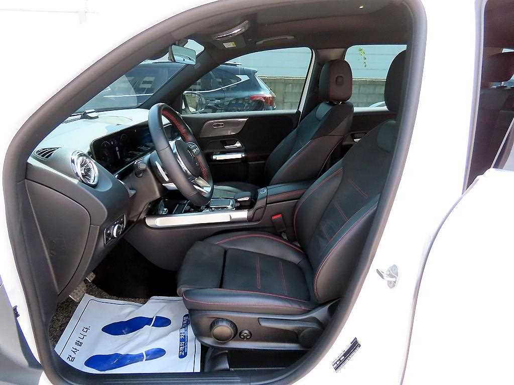 Mercedes Benz GLB Class - Vista 5