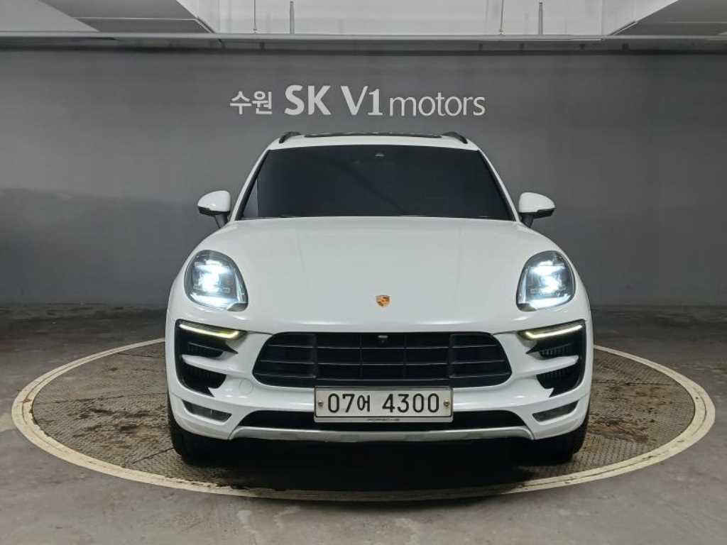 포르쉐 마칸 가솔린 3.0 GTS 사진 2/20