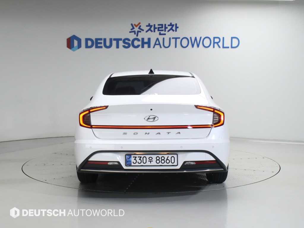 HYUNDAI Sonata - Vista 4