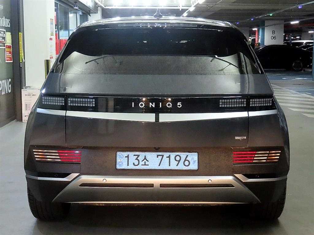 HYUNDAI Ioniq 5 - Vista 5