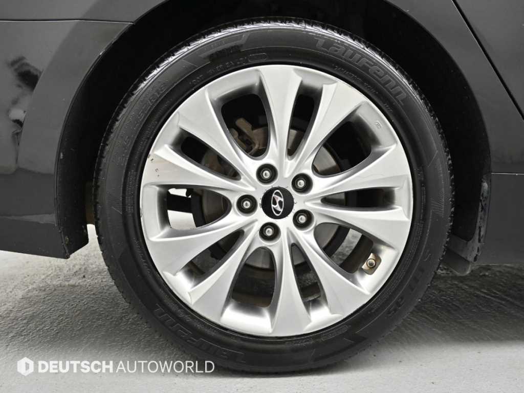 HYUNDAI Grandeur - Vista 5