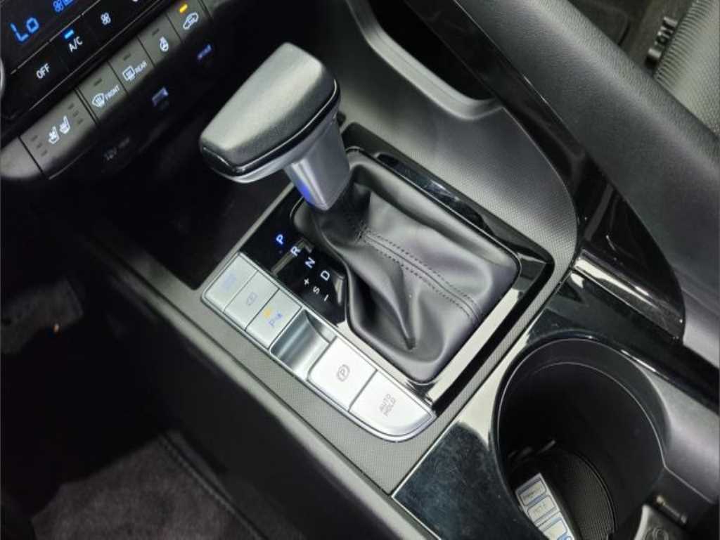 HYUNDAI Avante - Vista 4
